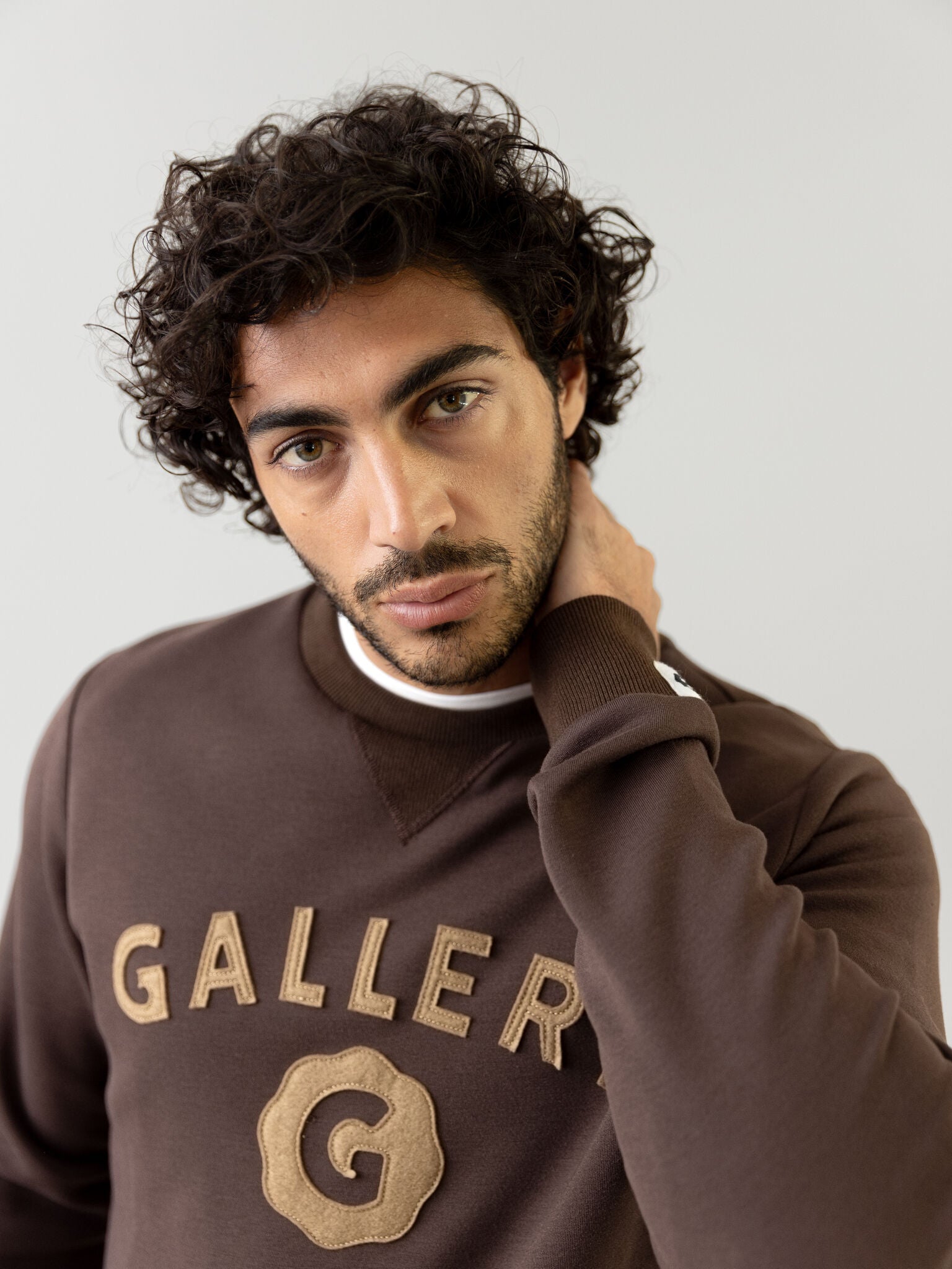 Modelshot / Chocolate Brown / Detail